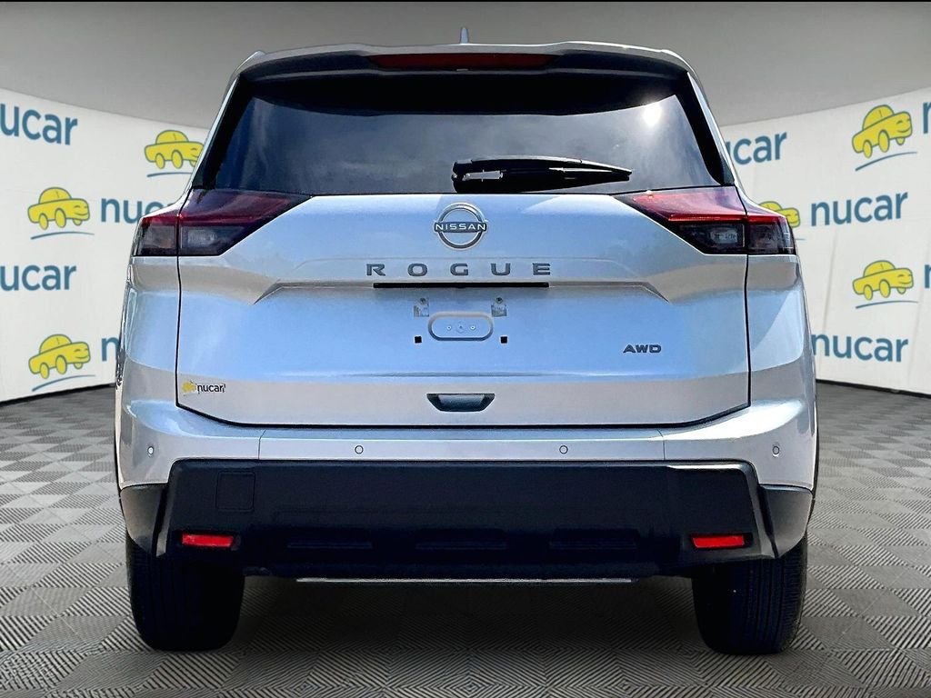 Used 2025 Silver Nissan SV image 5