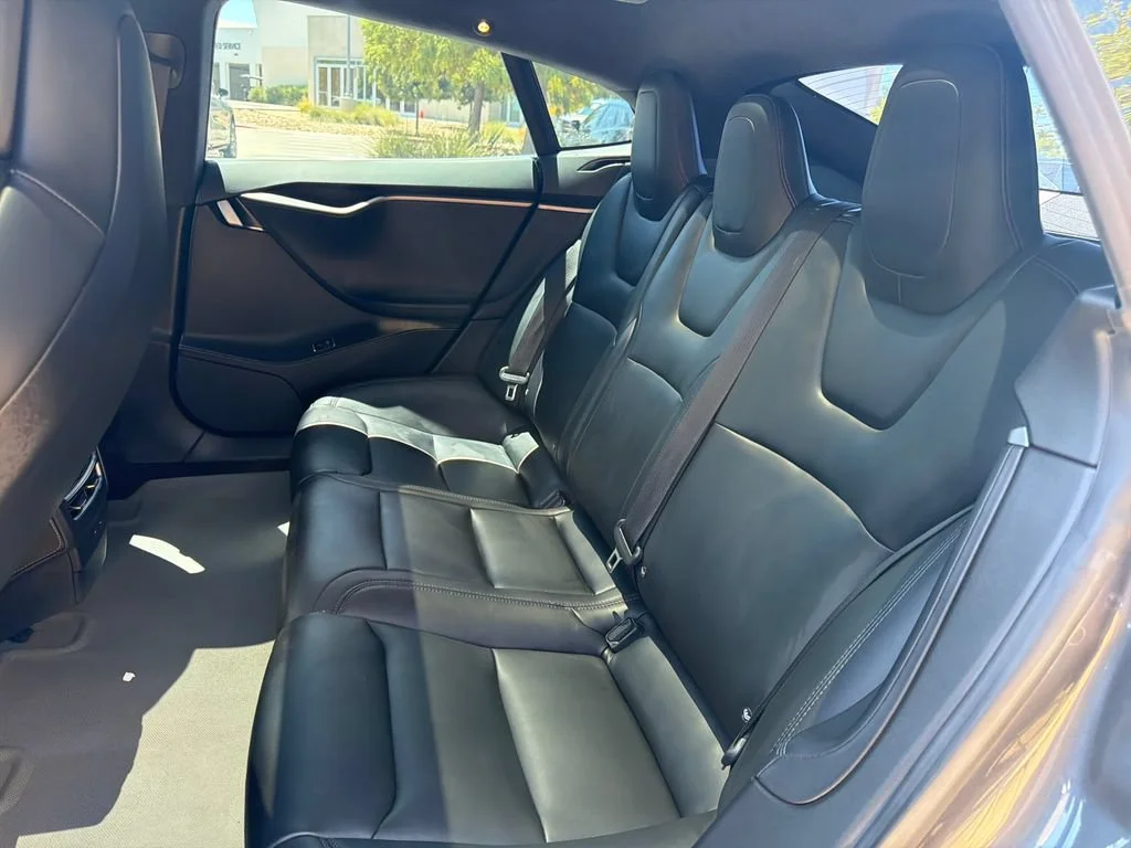 Used 2018  Tesla 75D image 36