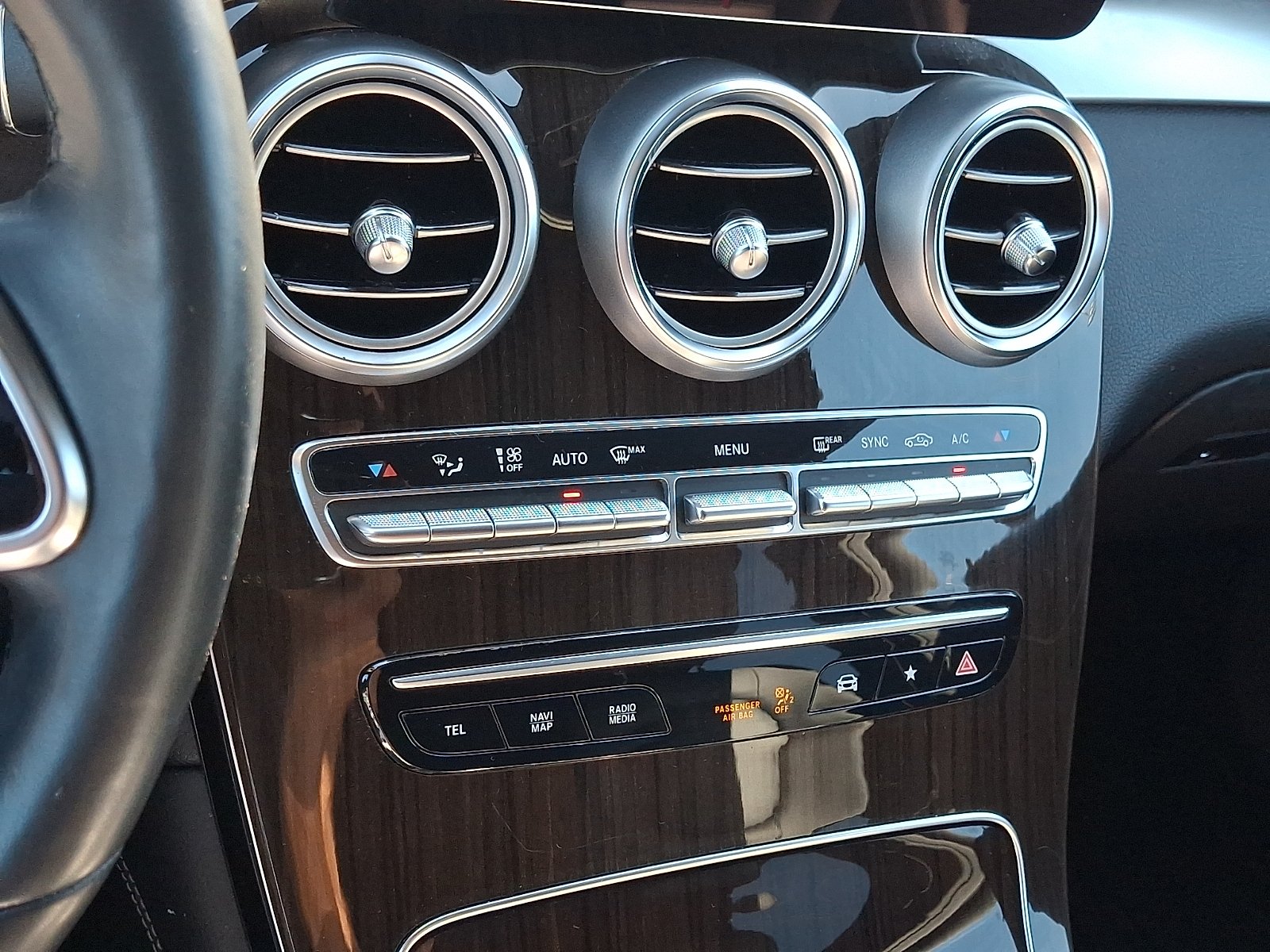 Certified Used 2020 Black Mercedes-Benz 4MATIC® image 16