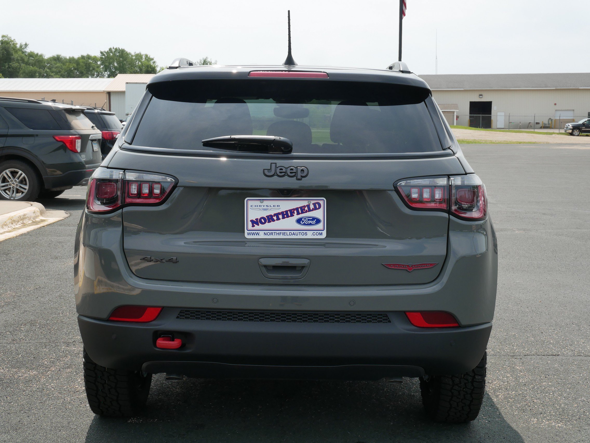 New 2026 Sting-Gray Clear-Coat Exterior Paint Jeep Trailhawk image 7