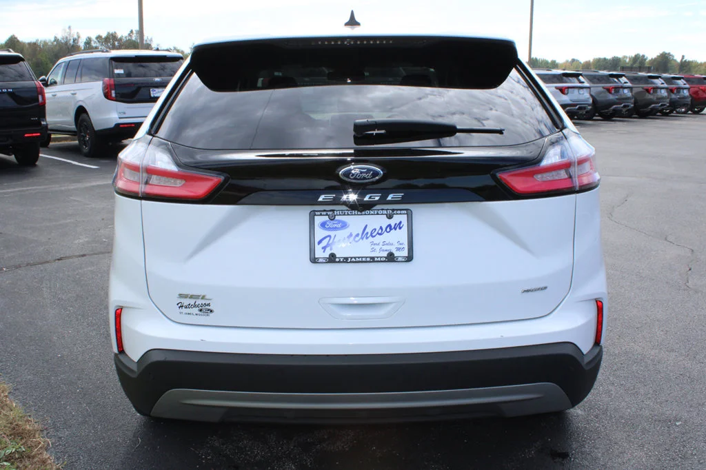 Certified Used 2024 Oxford White Ford SEL image 9