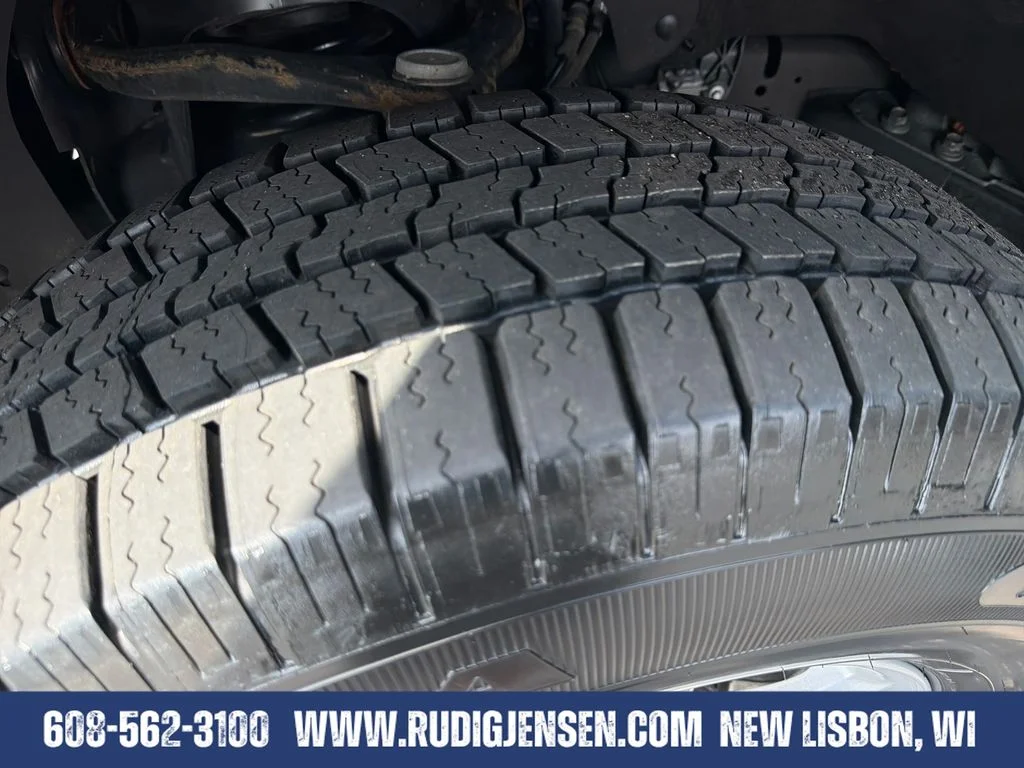Used 2021 Black Ford XLT image 26