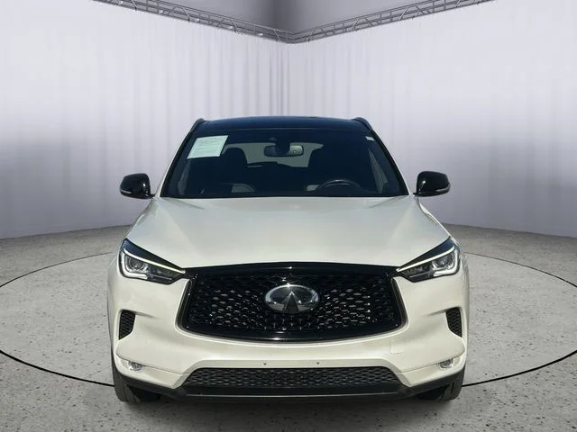 Used 2022 Majestic White INFINITI Luxe image 4