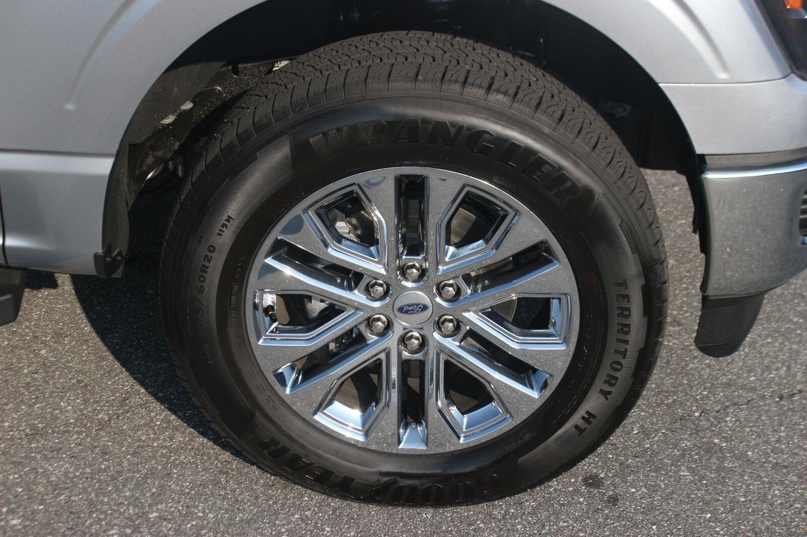 Used 2026 Silver Ford LARIAT image 36