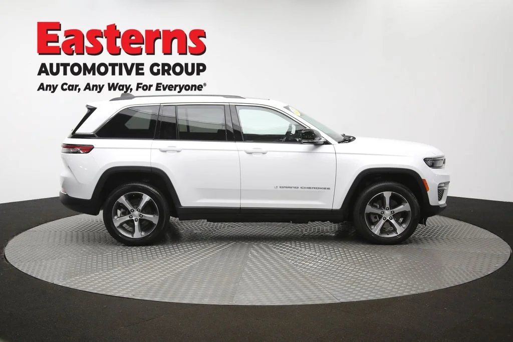Used 2023 White Jeep 4xe image 47