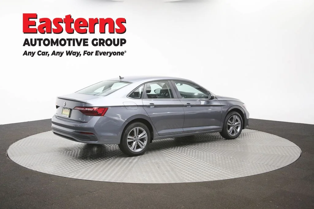 Used 2024 Silver Volkswagen 1.5T SE image 35