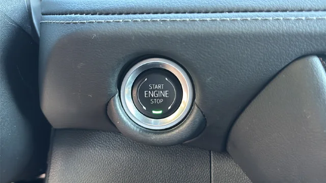 Used 2025 White Chevrolet LT image 27