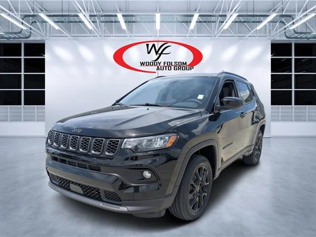New 2026 Diamond Black Crystal Pearl-Coat Exterior Paint Jeep Latitude image 7