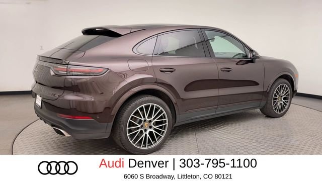 Used 2023  Porsche Base image 2