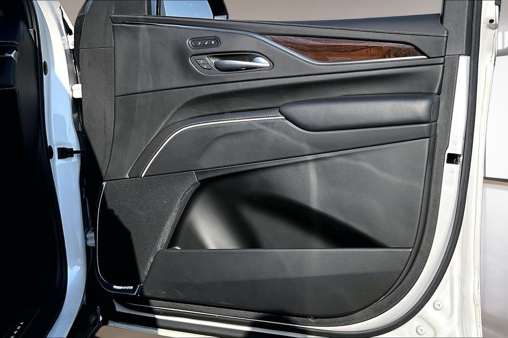 Used 2021 White Cadillac Sport Platinum image 19