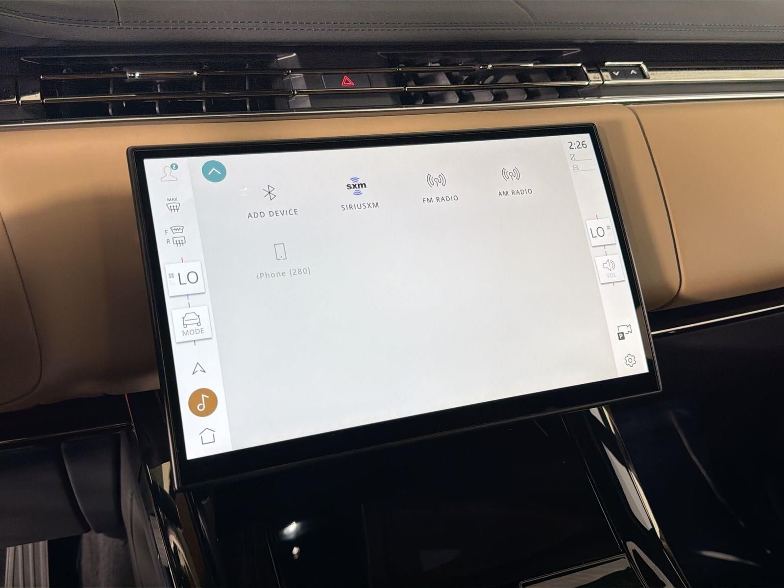 Used 2024 Fuji White Land Rover SE image 18