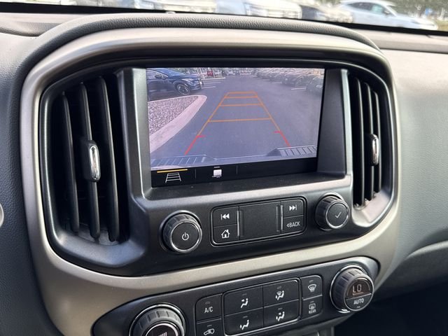Used 2019 Gray Chevrolet Z71 image 32