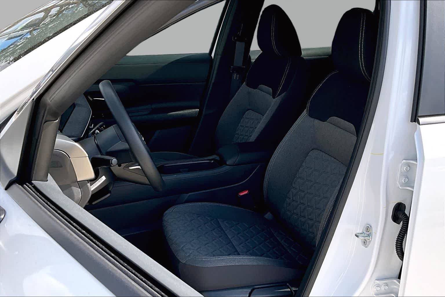 Used 2026 Aspen White Tricoat Nissan SV image 16