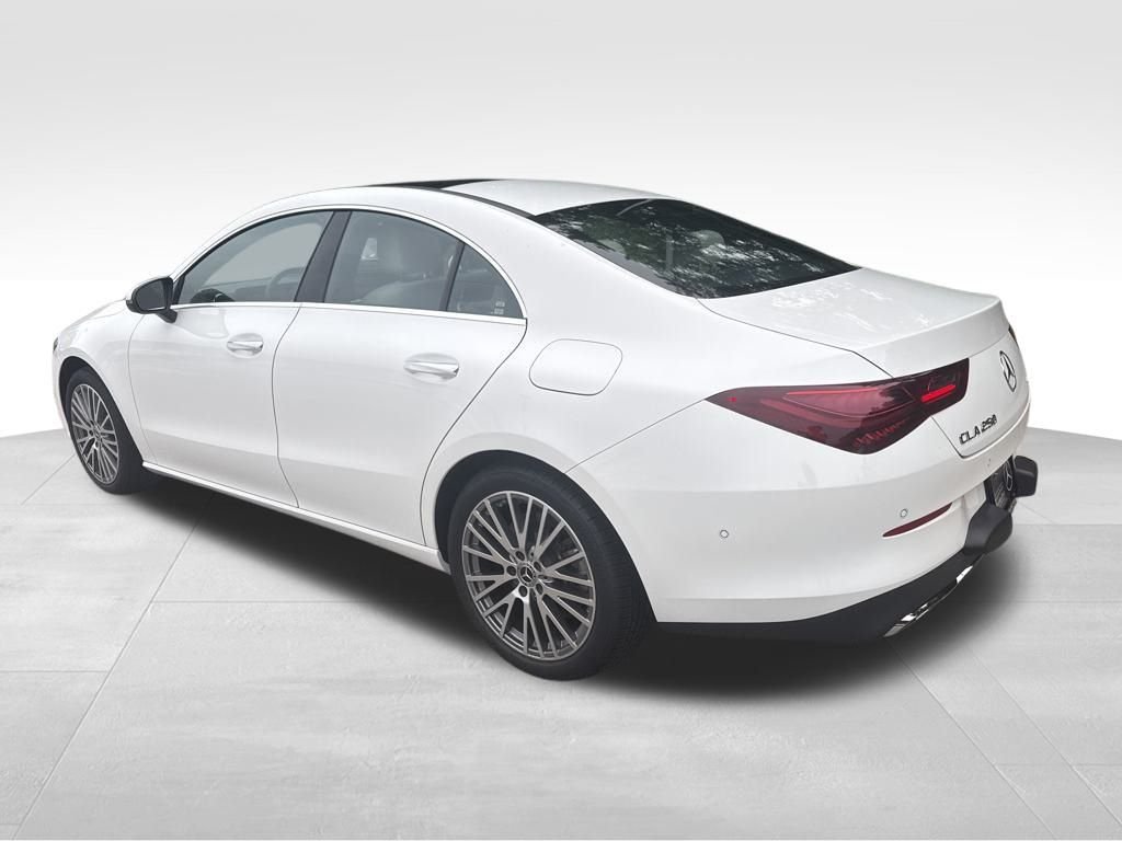 2025 Mercedes Benz CLA 250 4MATIC photo 3