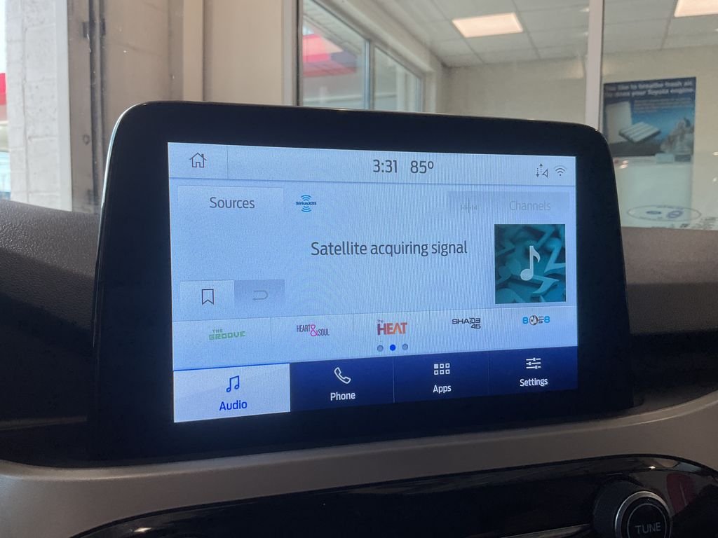 Used 2021 Blue Ford SE image 24