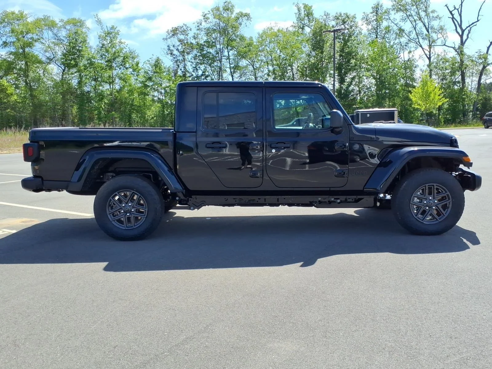 New 2026 Black Clear-Coat Exterior Paint Jeep Sport S image 11