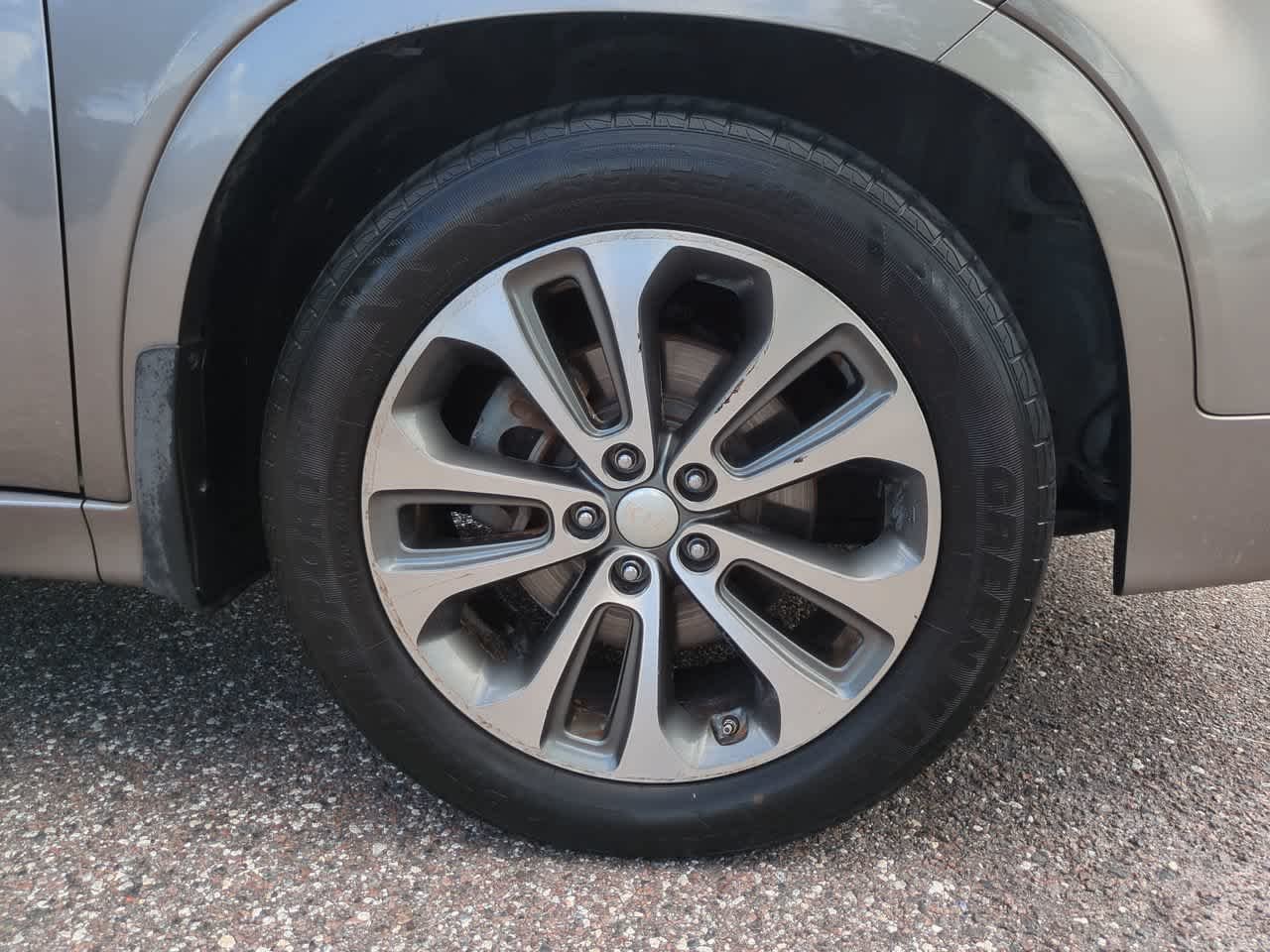 Used 2015 Titanium Silver Kia SX image 11