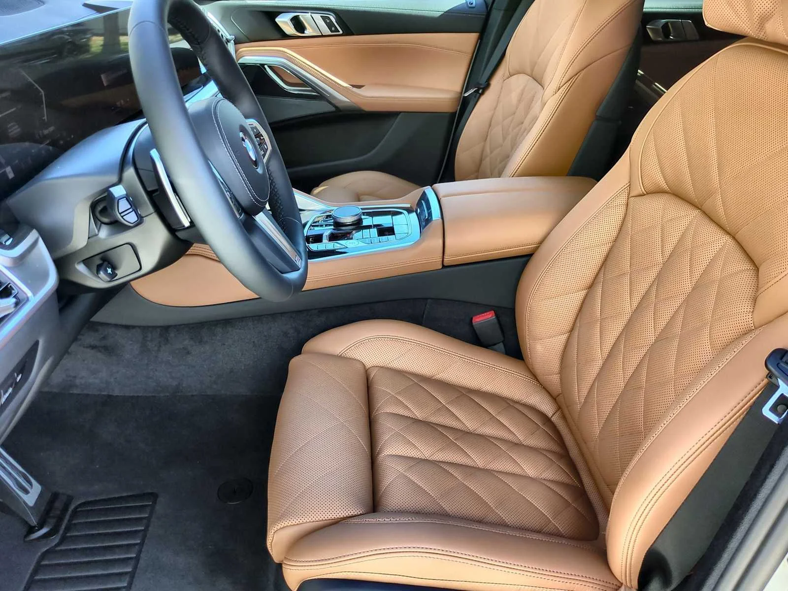 New 2026 Alpine White BMW xDrive40i image 16