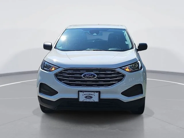 Used 2022 White Ford SE image 6