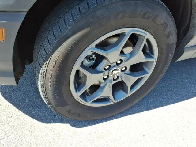 Used 2022 Gray Ford Badlands image 16