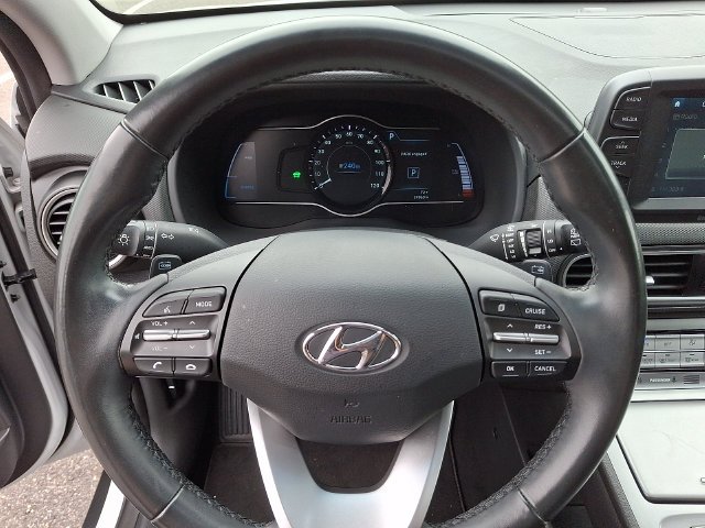 Used 2021 White Hyundai Limited image 20