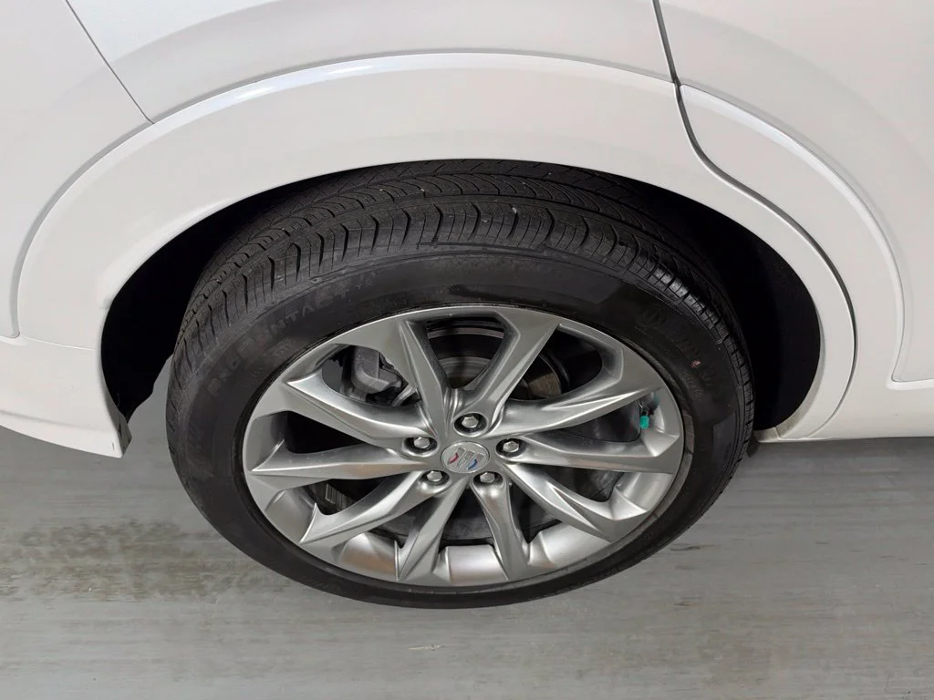 Used 2024 White Buick Avenir image 10