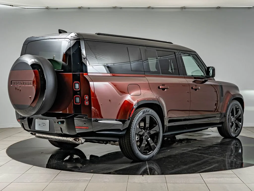 New 2026 Sedona Red Metallic Land Rover X-Dynamic SE image 5