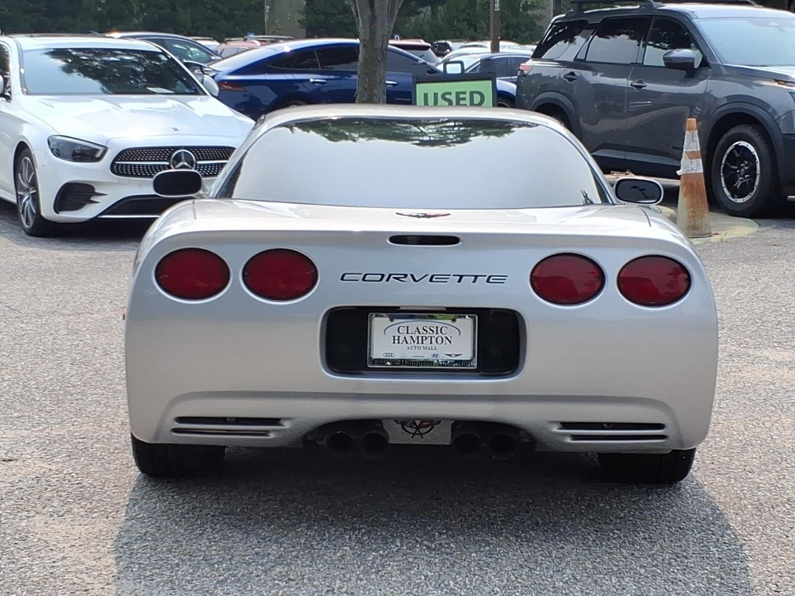 Used 2001 Quicksilver Metallic Chevrolet  image 10