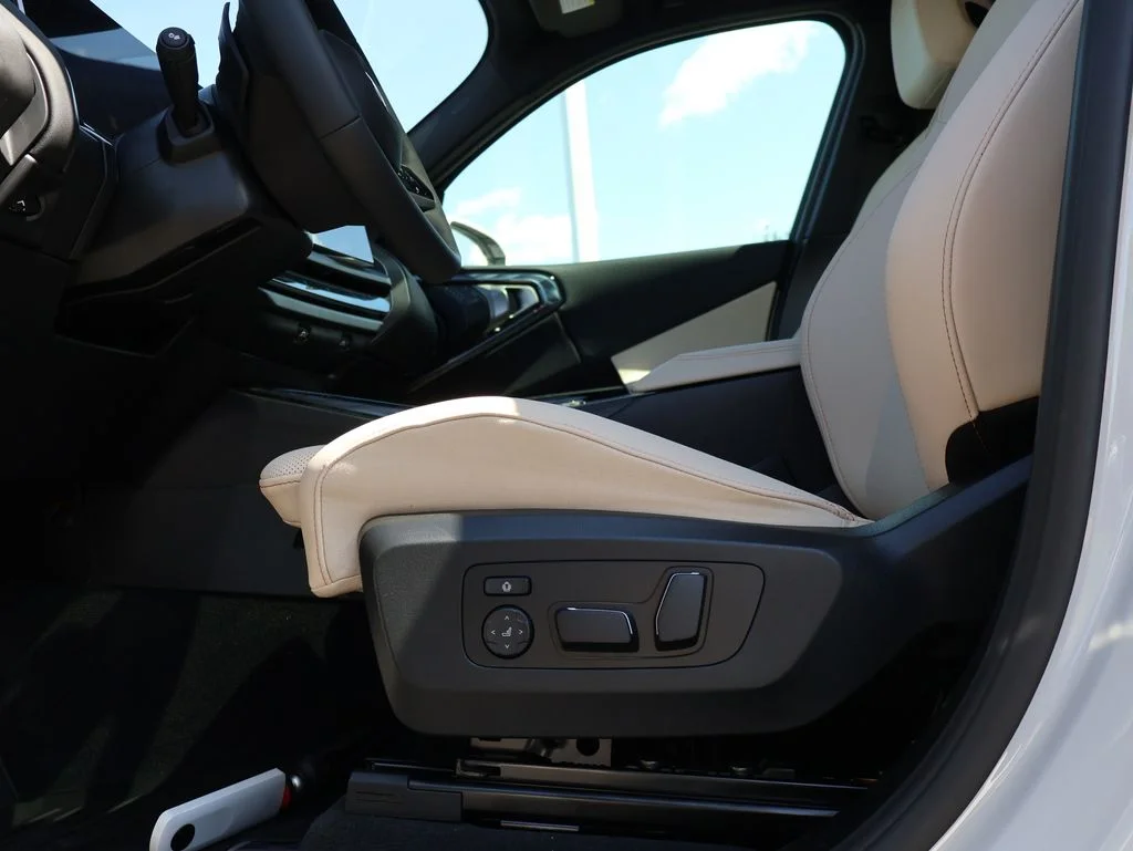 New 2026 White BMW 30 xDrive image 37