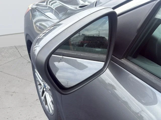 Used 2022 Gray Ford SEL image 29