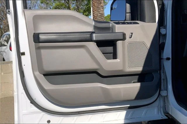 Used 2015 Oxford White Ford XLT image 21