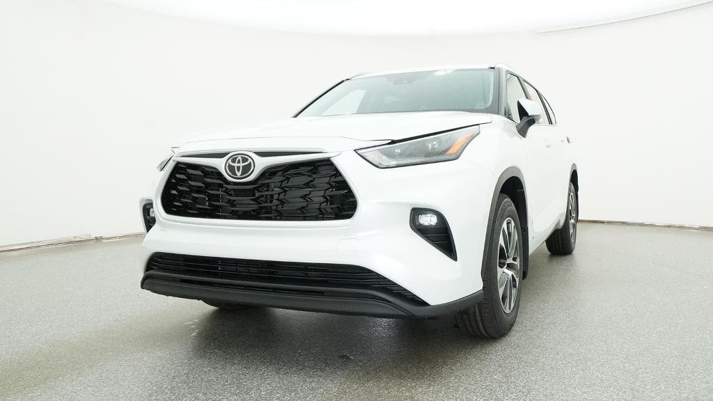 New 2026 Wind Chill Pearl Toyota Hybrid XLE image 19