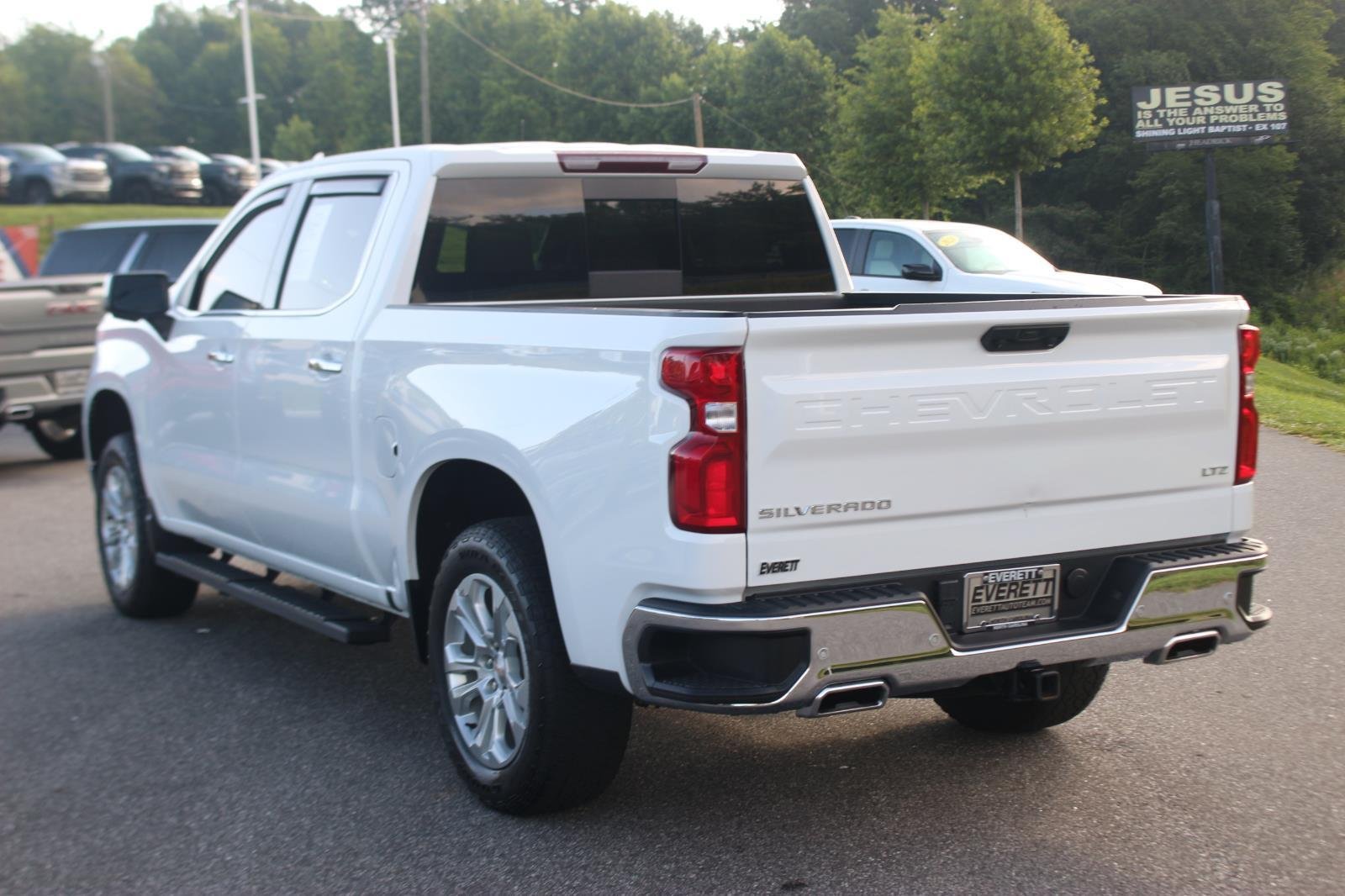 Used 2024 Summit White Chevrolet LTZ image 5