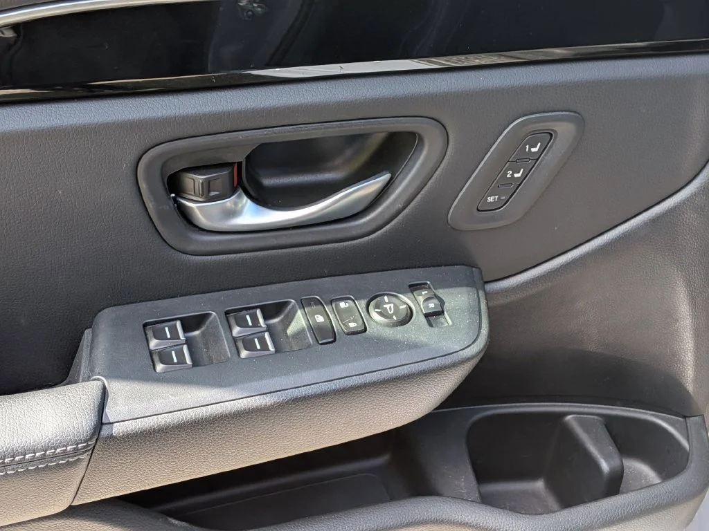 Used 2025  Honda Touring image 14