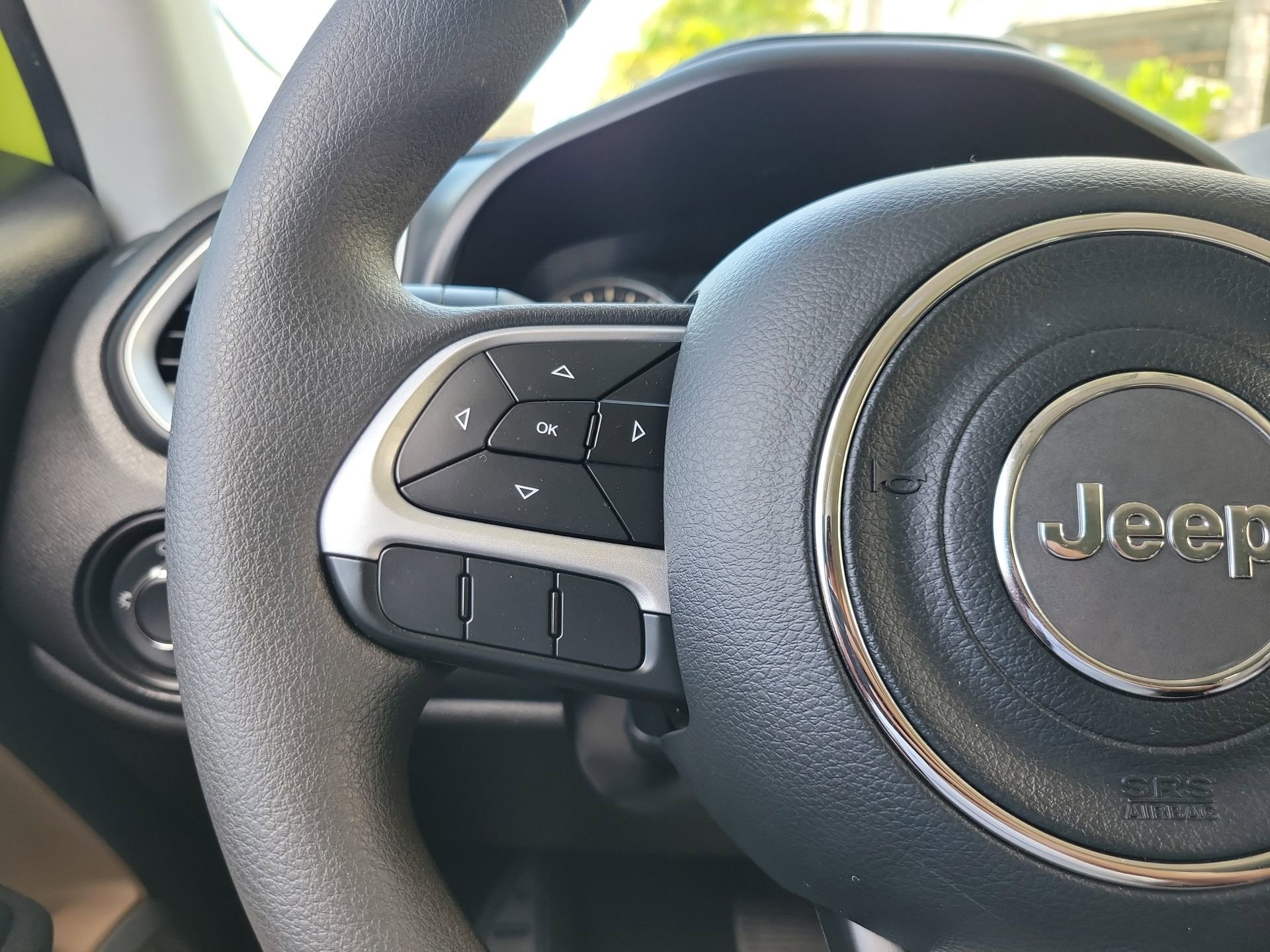 Used 2017 Hypergreen Clearcoat Jeep Sport image 28