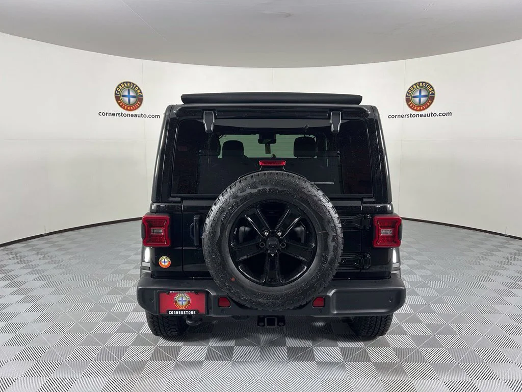 Used 2021 Black Jeep Unlimited Sahara Altitude image 22