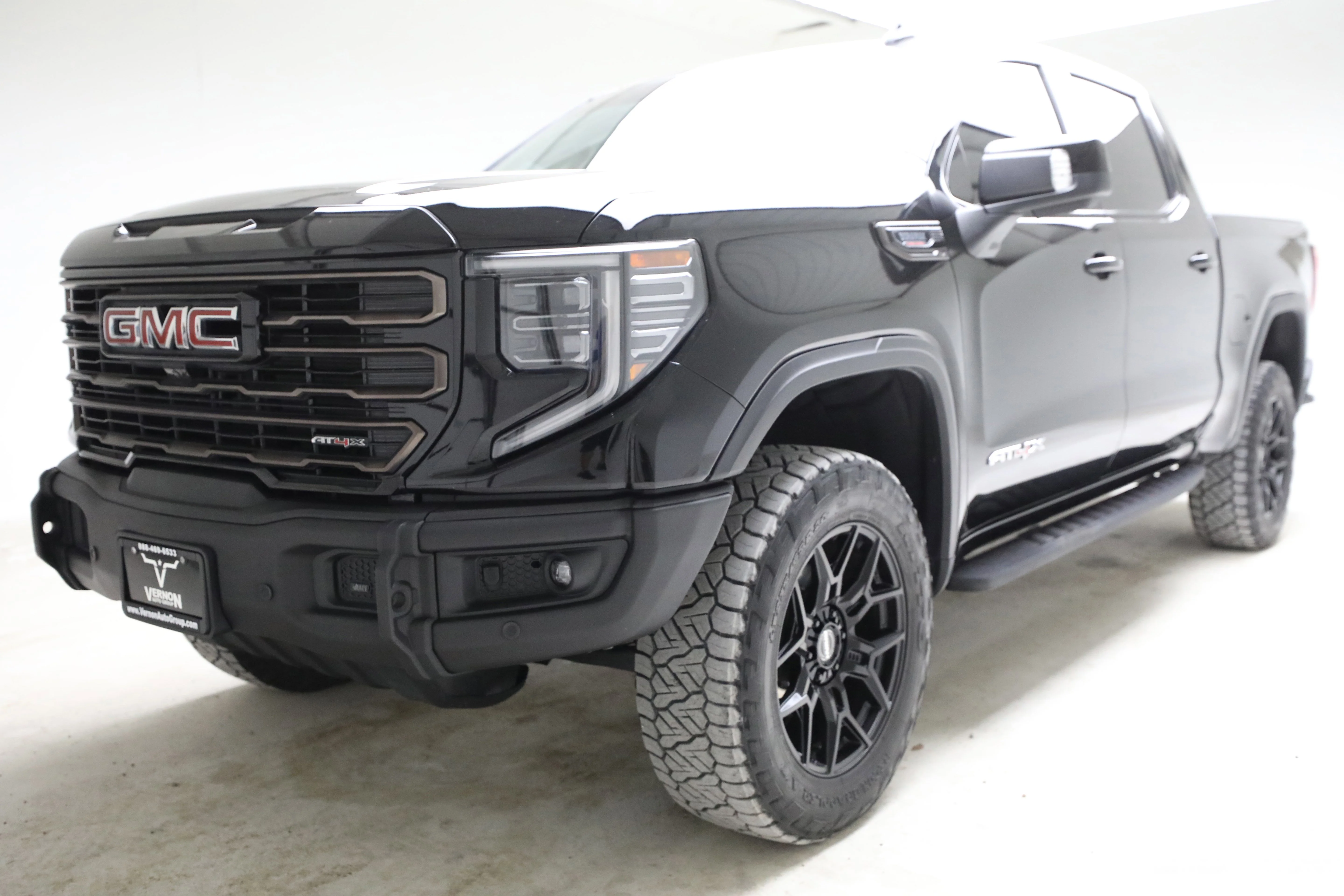 2025 GMC Sierra 4WD Crew Cab Short Box AT4X's photo