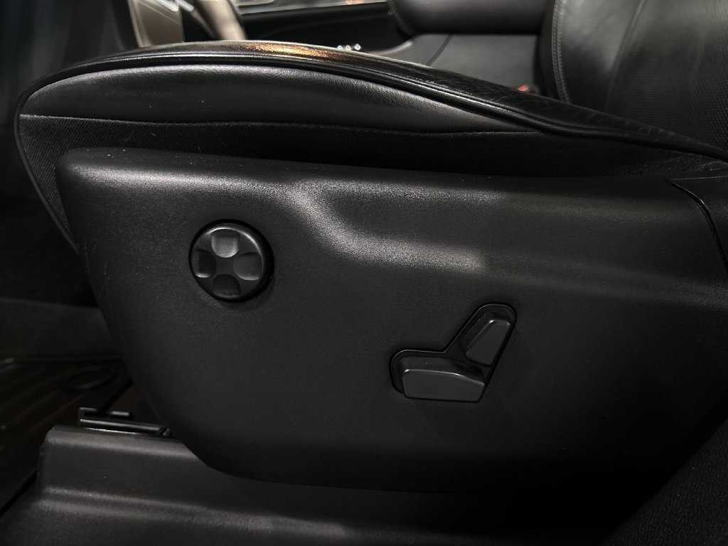 Used 2017 Red Jeep Overland image 14