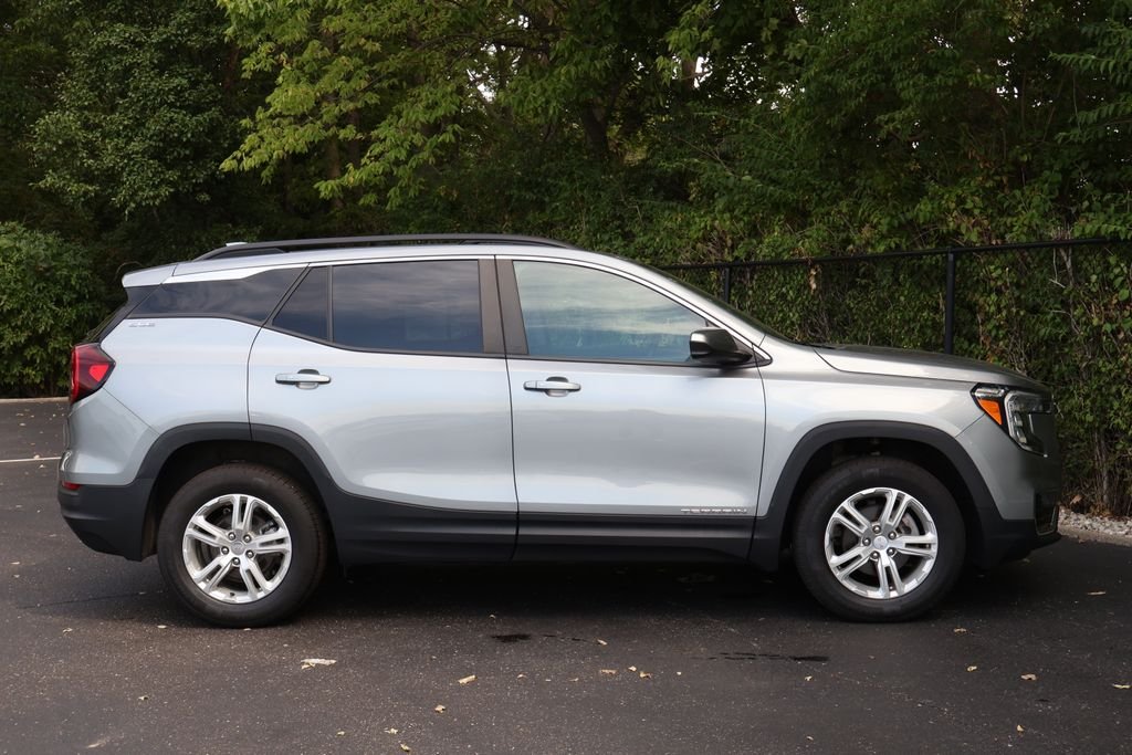 2023 GMC Terrain SLE - Photo 11