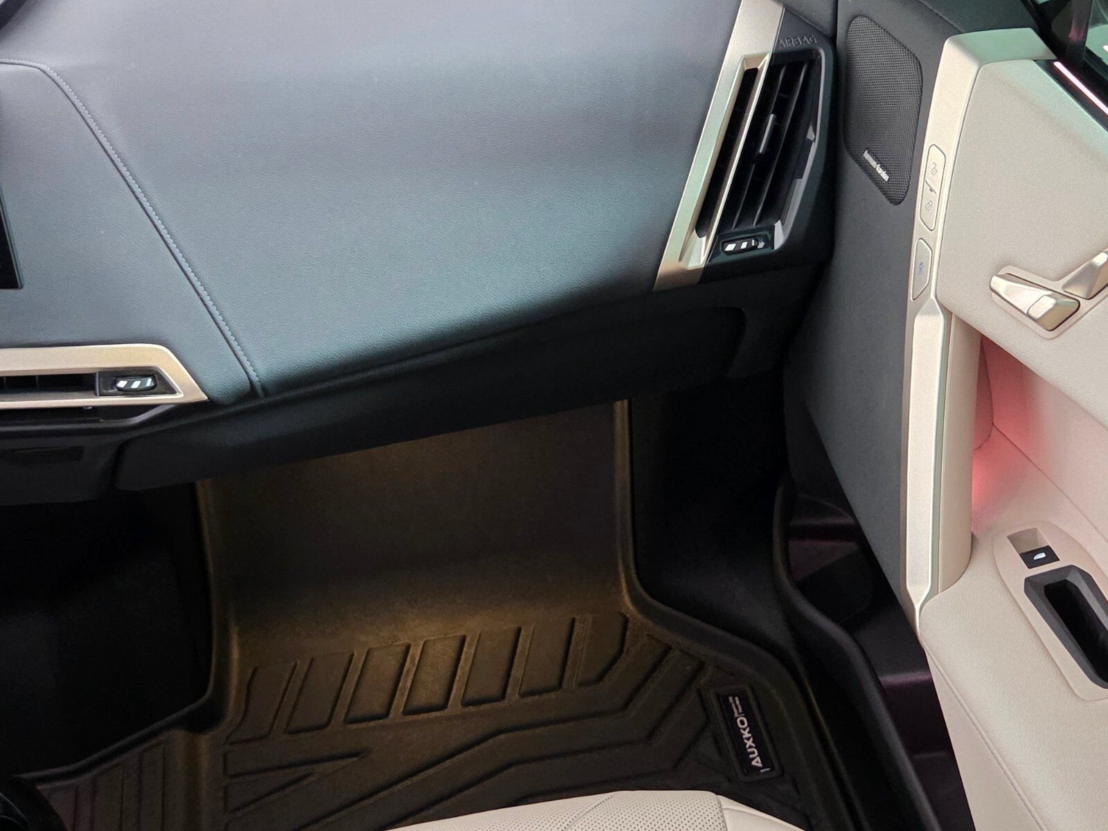 2024 BMW iX Base - Photo 16