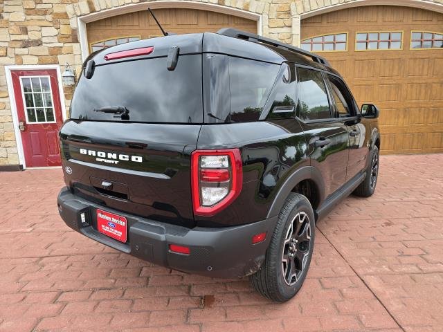New 2026 Shadow Black FORD OUTER BANKS image 3