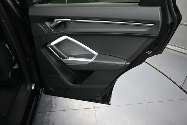 Used 2025  Audi Premium image 15