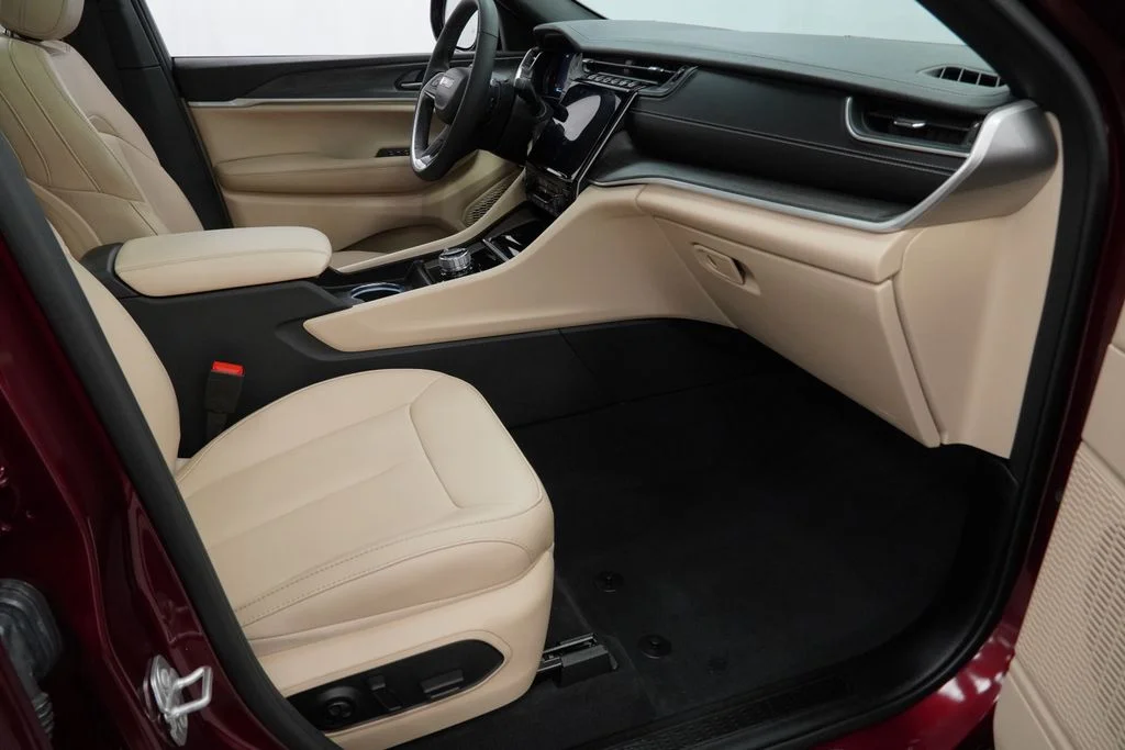 Used 2025 Red Jeep Limited image 44