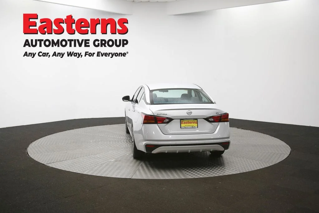 Used 2023 Silver Nissan 2.5 SV image 36
