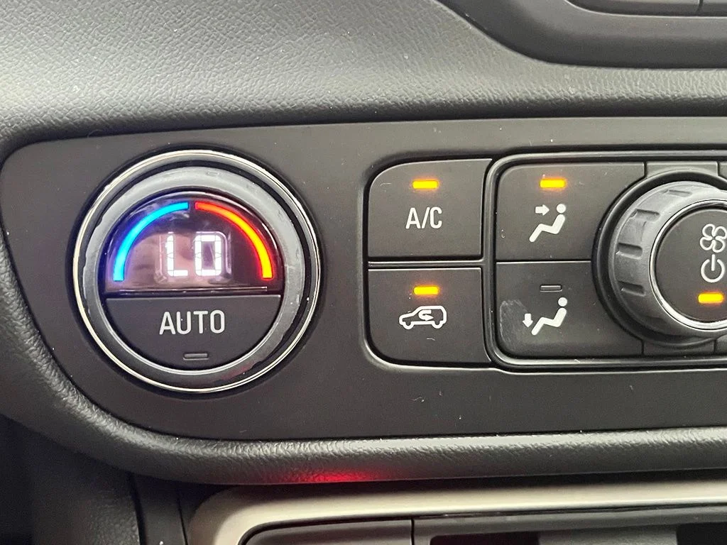 Used 2024 White GMC Denali image 7