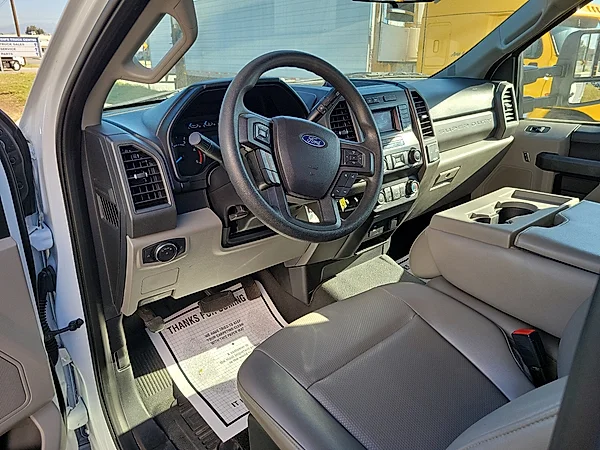 2020 Ford F-450 Super Duty Chassis Cab XL - Photo 13