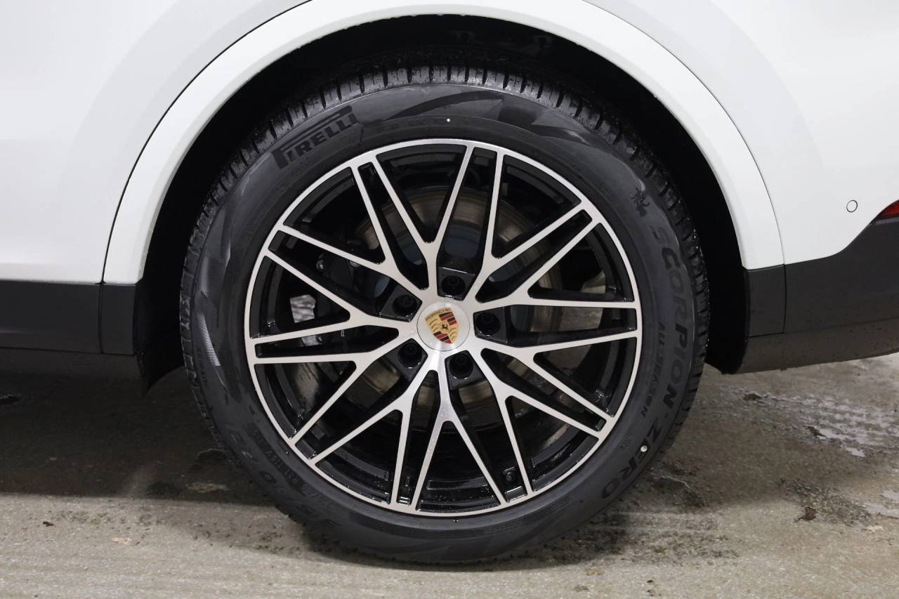 Used 2026 White Porsche Coupe image 38