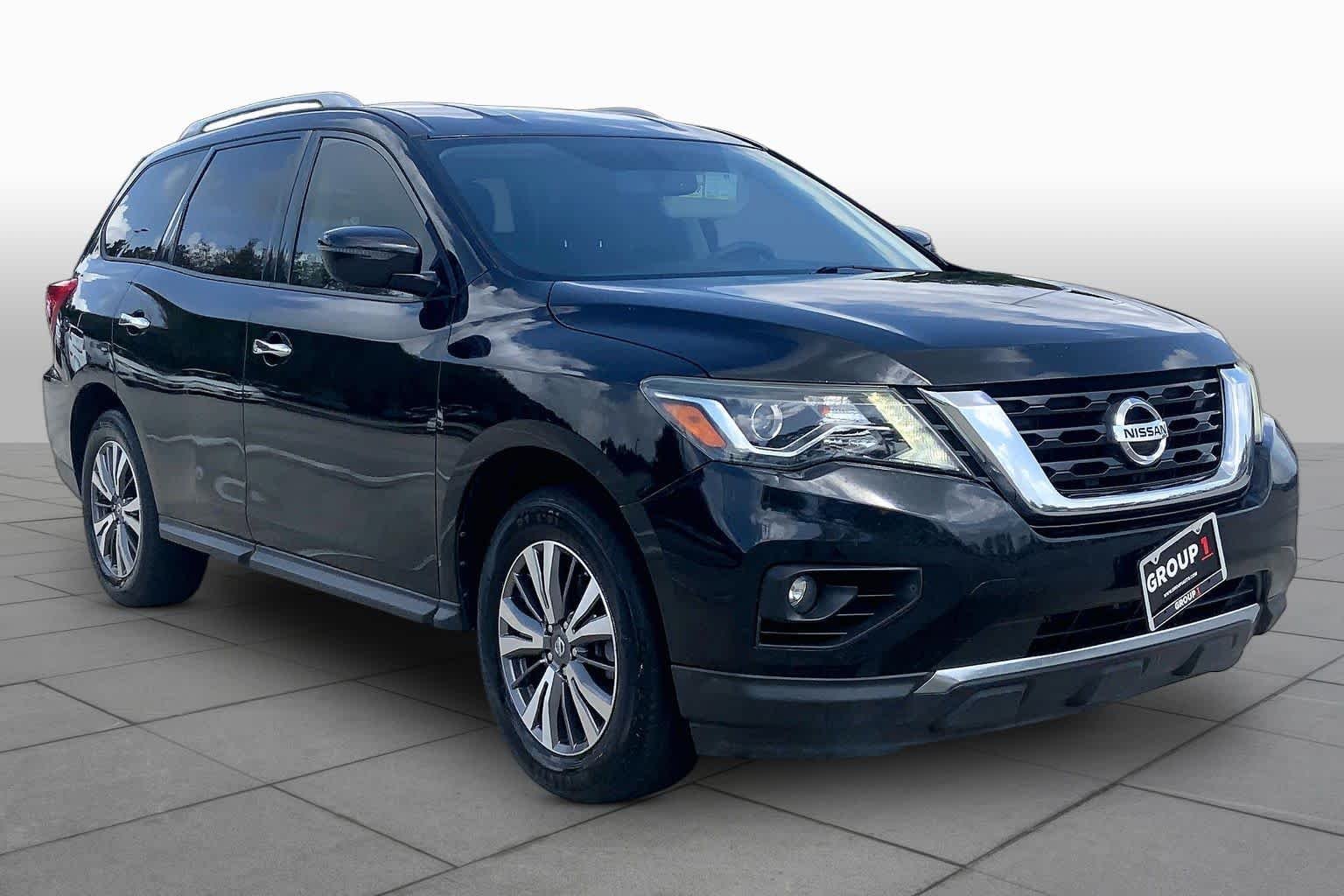 Used 2017 Magnetic Black Metallic Nissan SV image 3