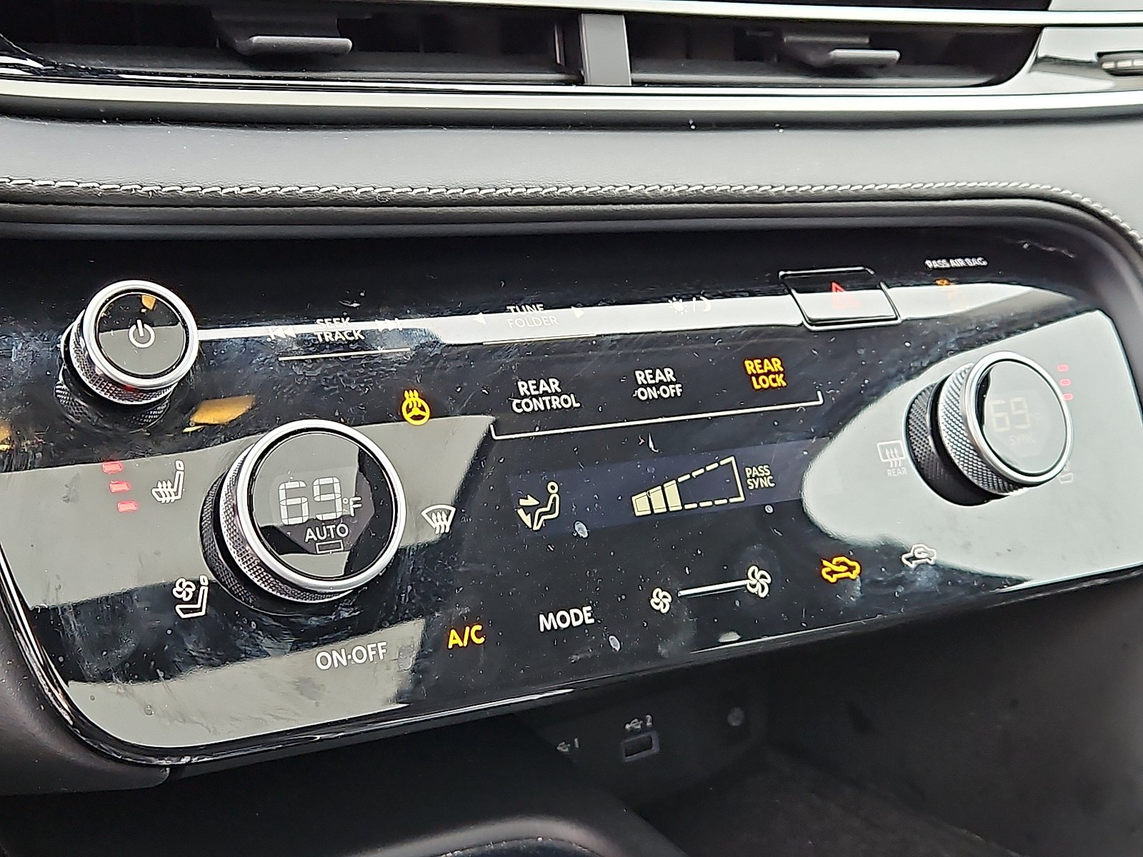 2023 INFINITI QX60 LUXE - Photo 17