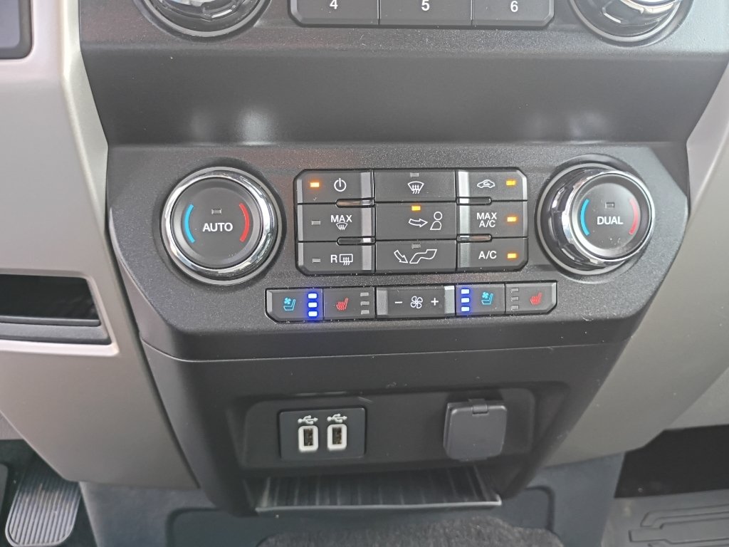 Used 2019 Oxford White Ford LARIAT image 25